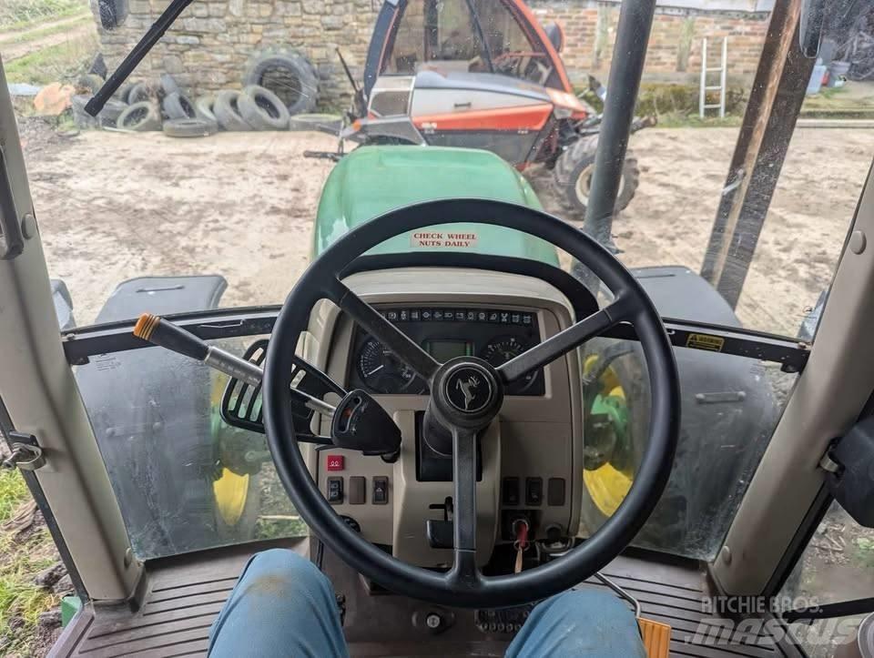 John Deere 6220 SE Traktory
