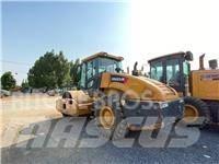 XCMG SX233JE Tahačové válce