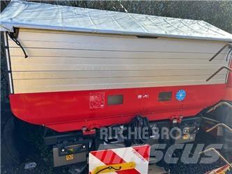 Kverneland CL 1300 Rozmetadlo minerálních hnojiv