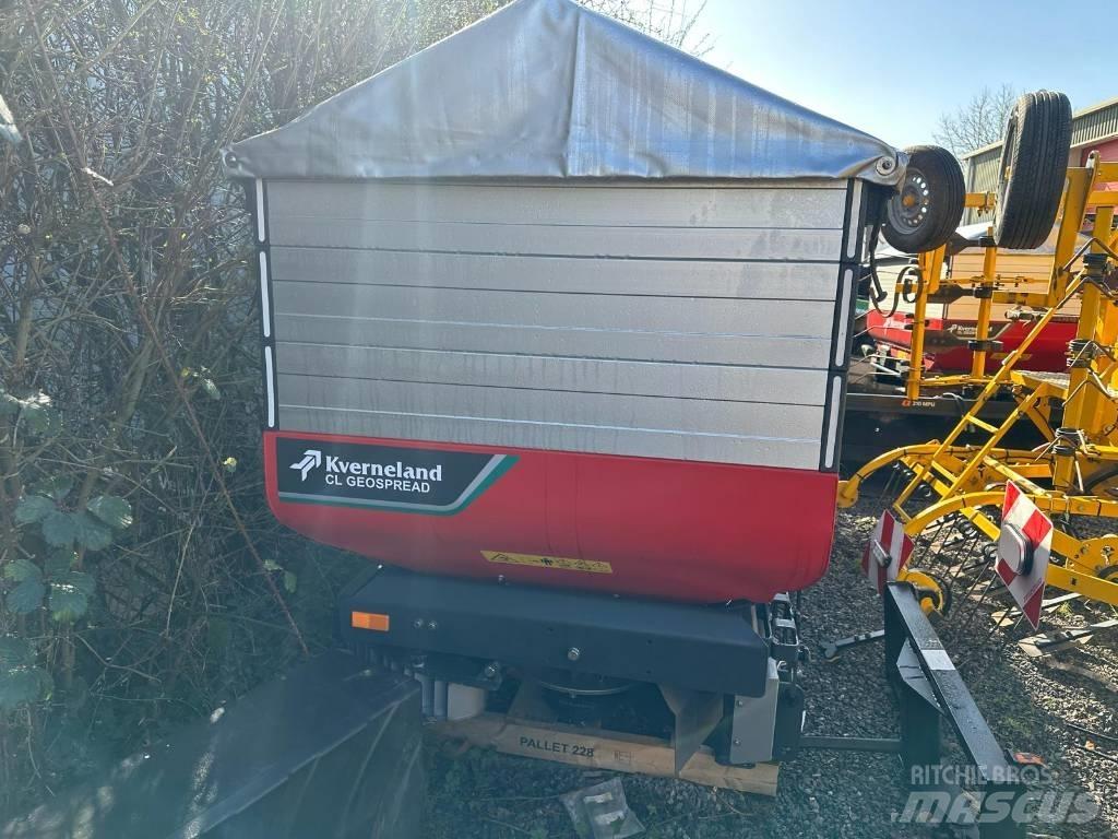 Kverneland CL 1300 Rozmetadlo minerálních hnojiv