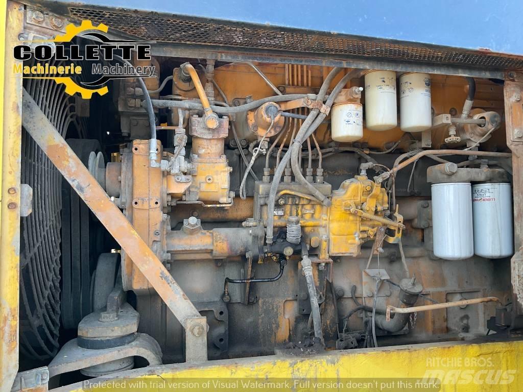 Komatsu WA 600-1 Kolové nakladače