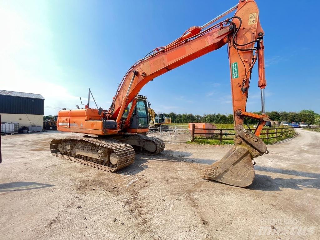 Doosan DX225 Kolová rýpadla
