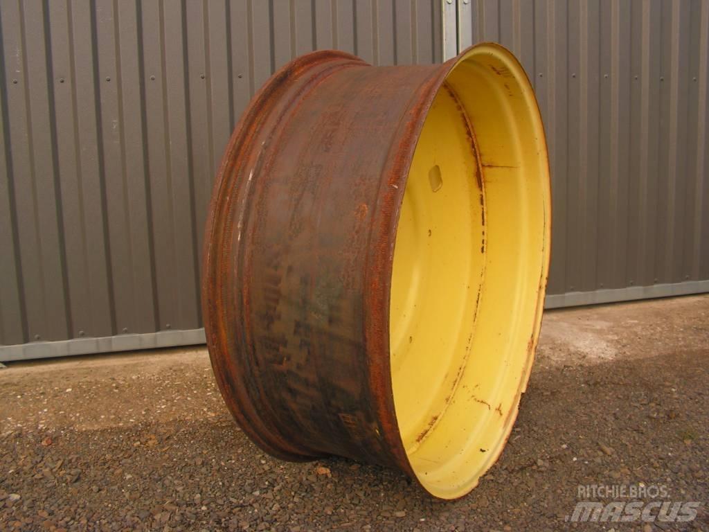 John Deere 8100 Pneumatiky, kola a ráfky