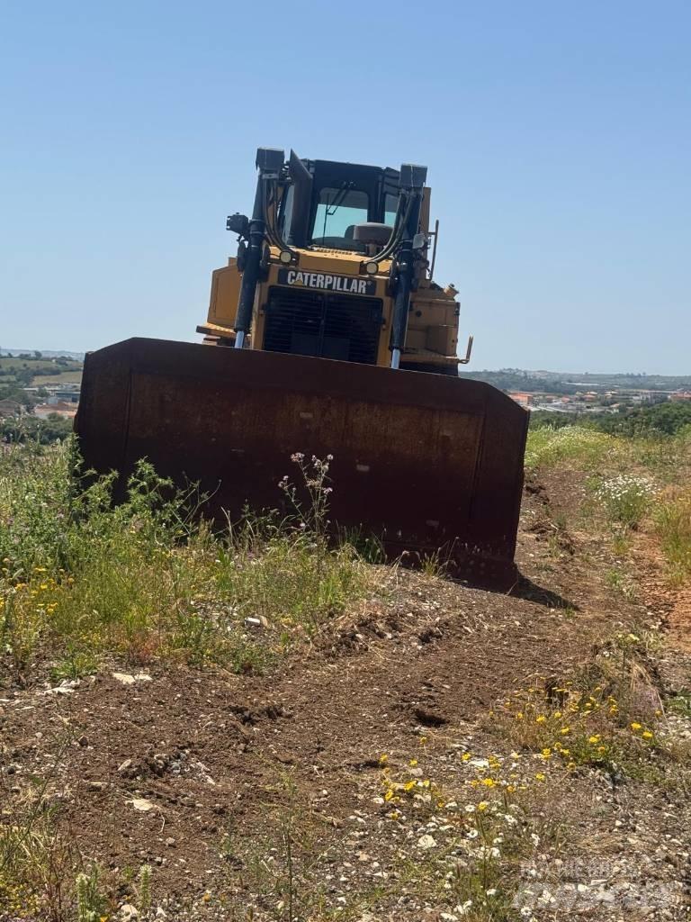 CAT D 6 T XL Pásové dozery