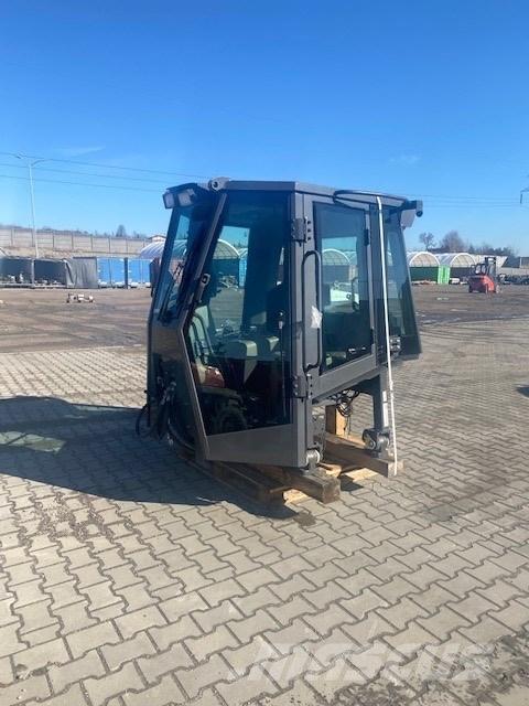 CASE D 1650 NEW CAB Kabiny a interiér