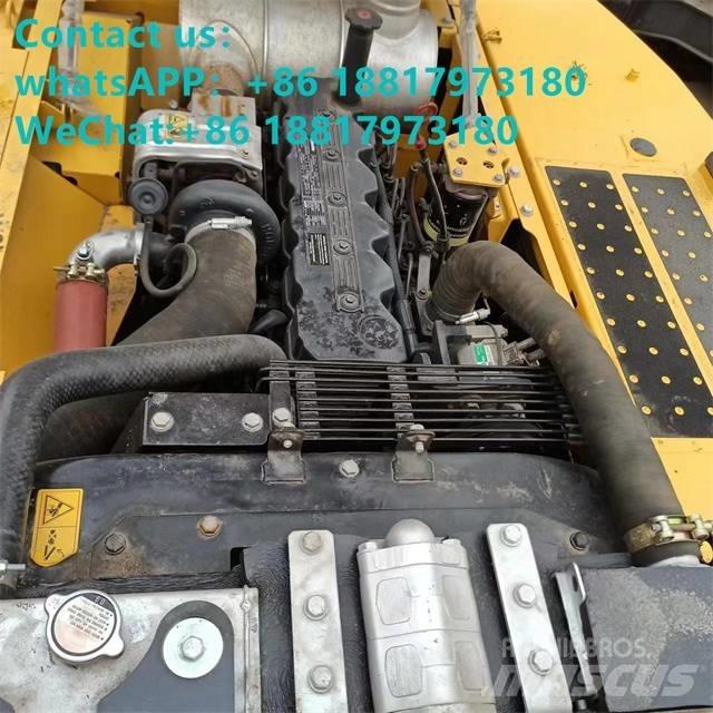 Komatsu PC 220-8 Pásová rýpadla