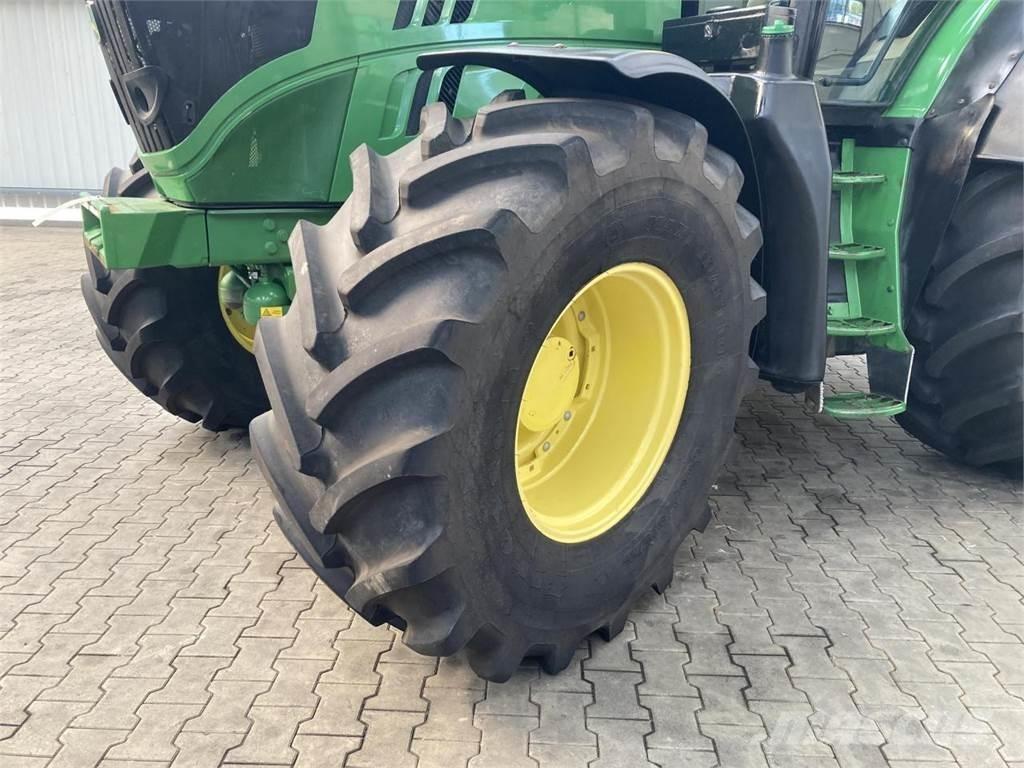 John Deere 6170R Traktory