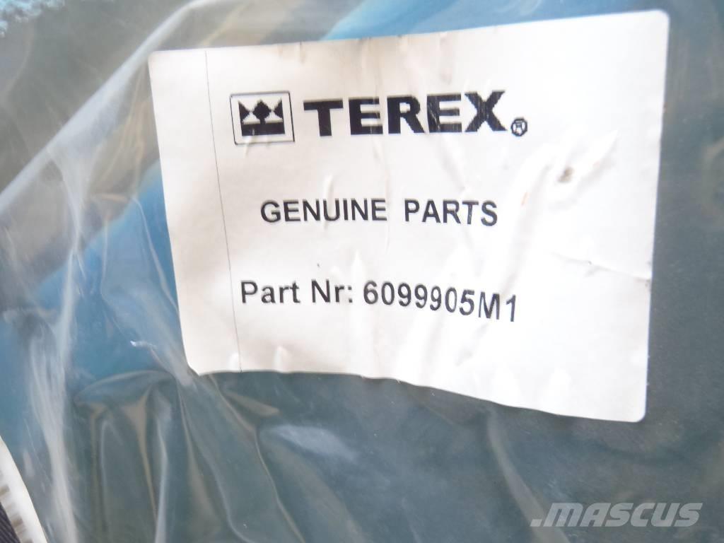 Fermec 860 Kabiny a interiér