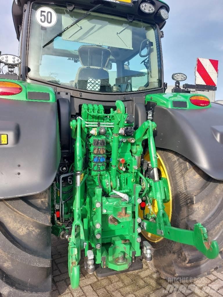 John Deere 6R185 Traktory