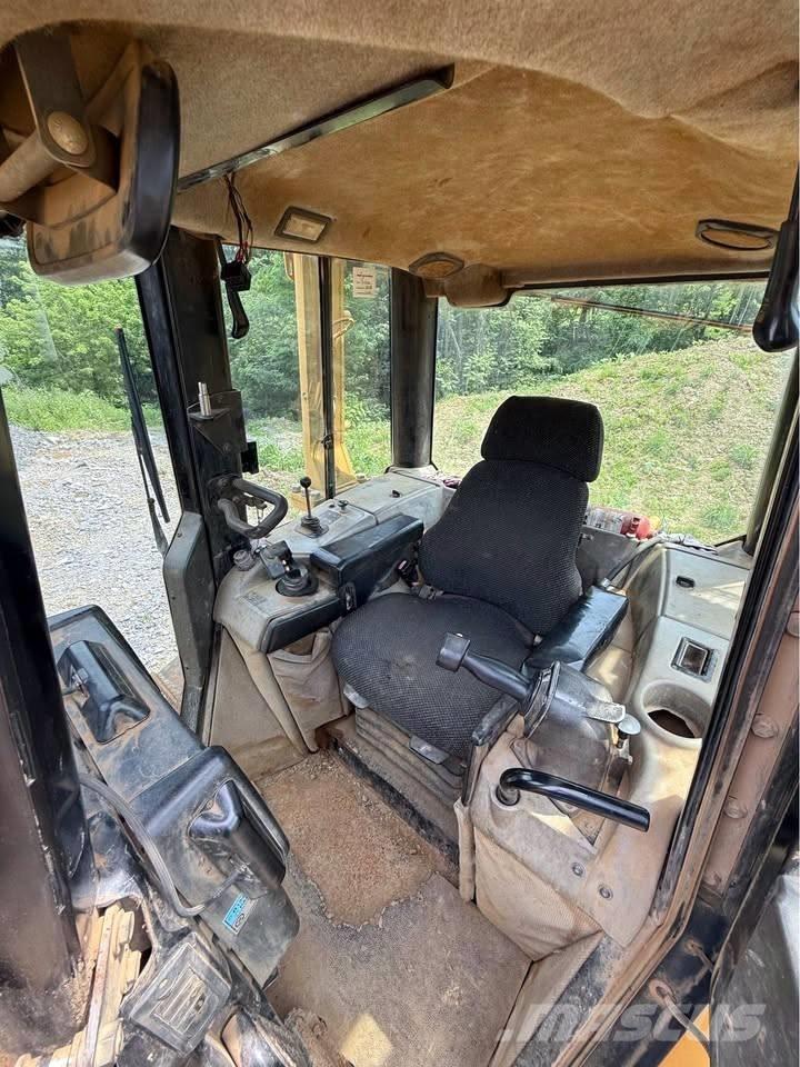 CAT D 6 N XL Pásové dozery