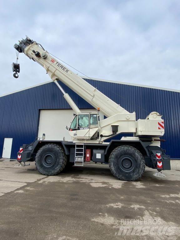 Terex RT 100 Jeřáby pro těžký terén