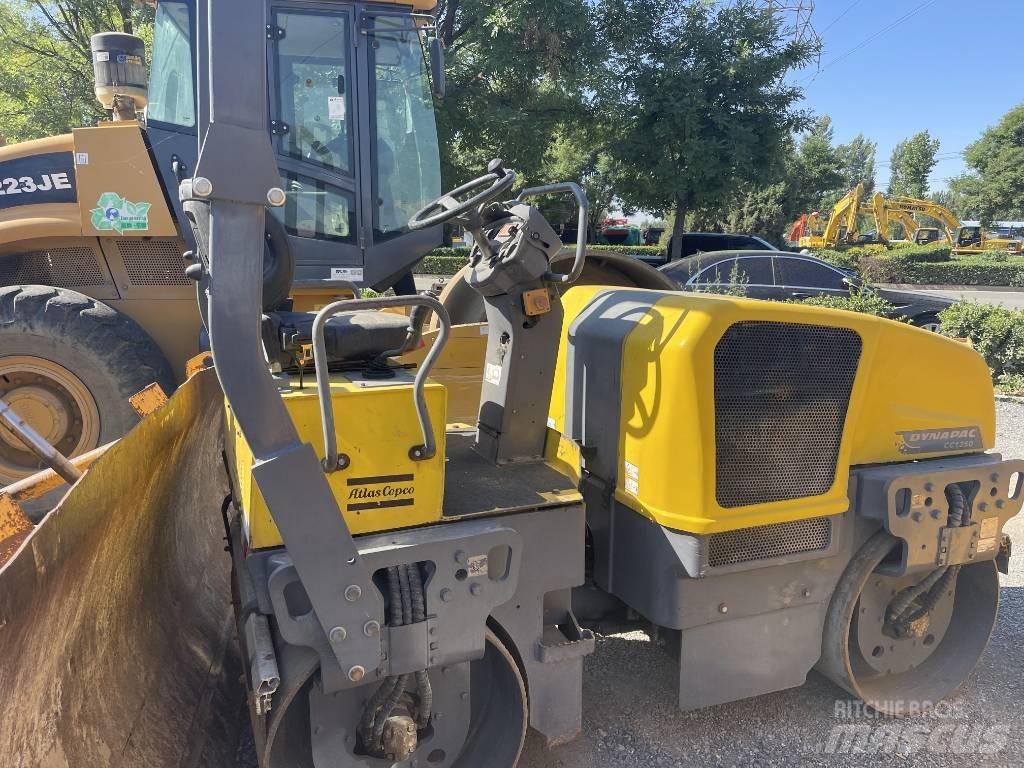 Dynapac CC 1250 Tandemové válce