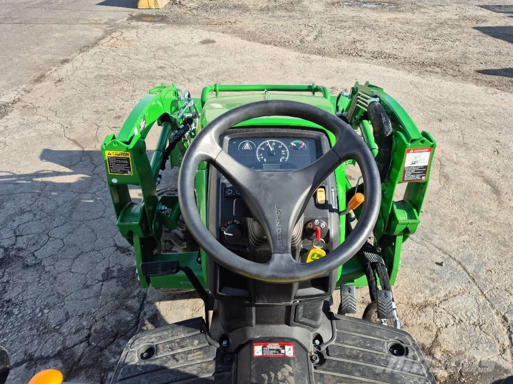 John Deere 2025 R Traktory