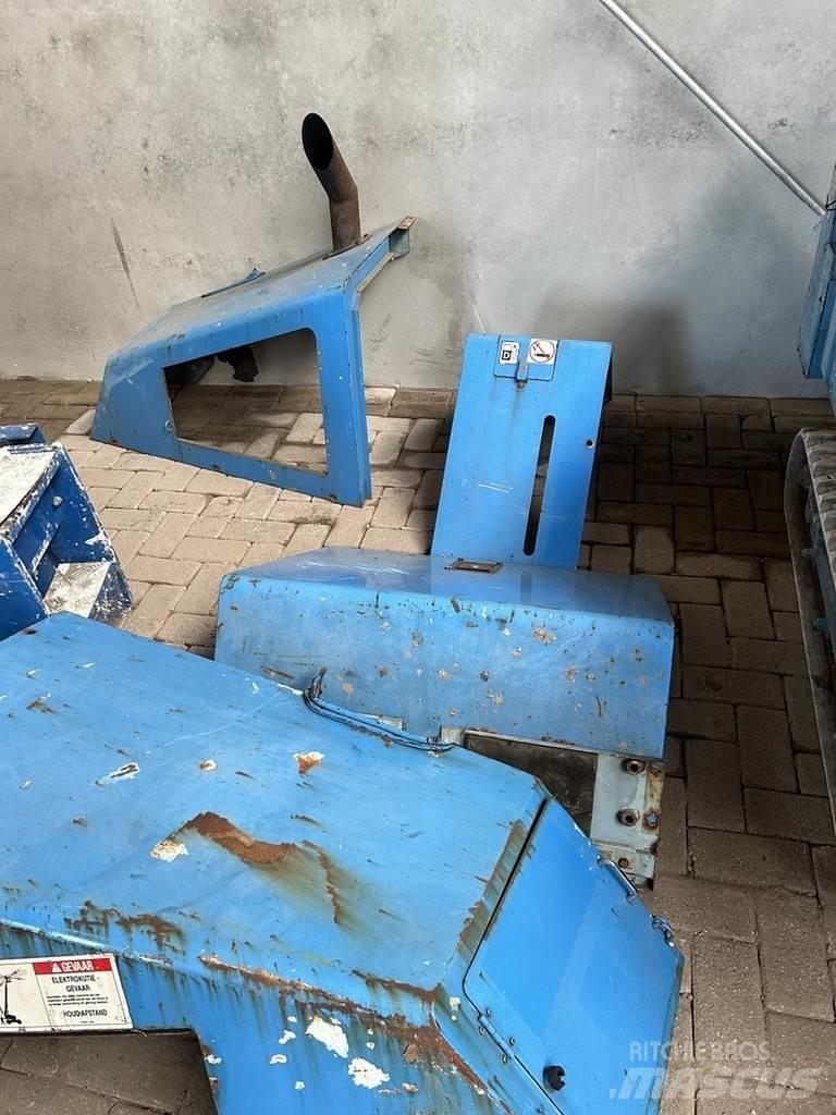 Aichi St12b Další zvedače a plošiny