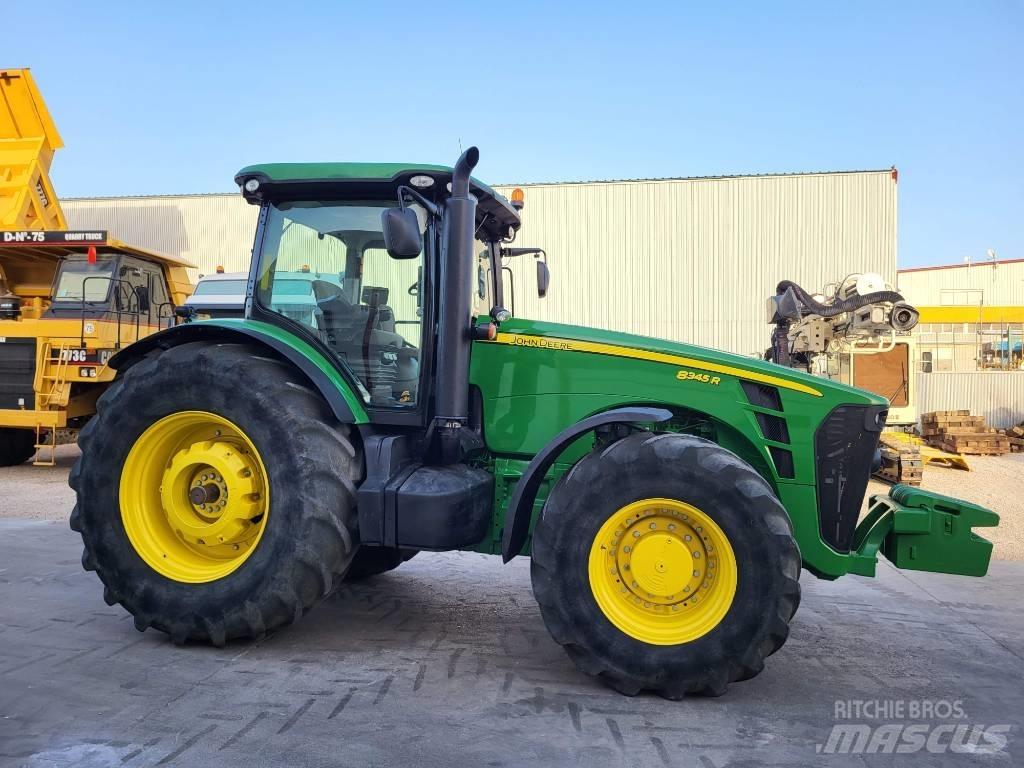 John Deere 8345 R Traktory