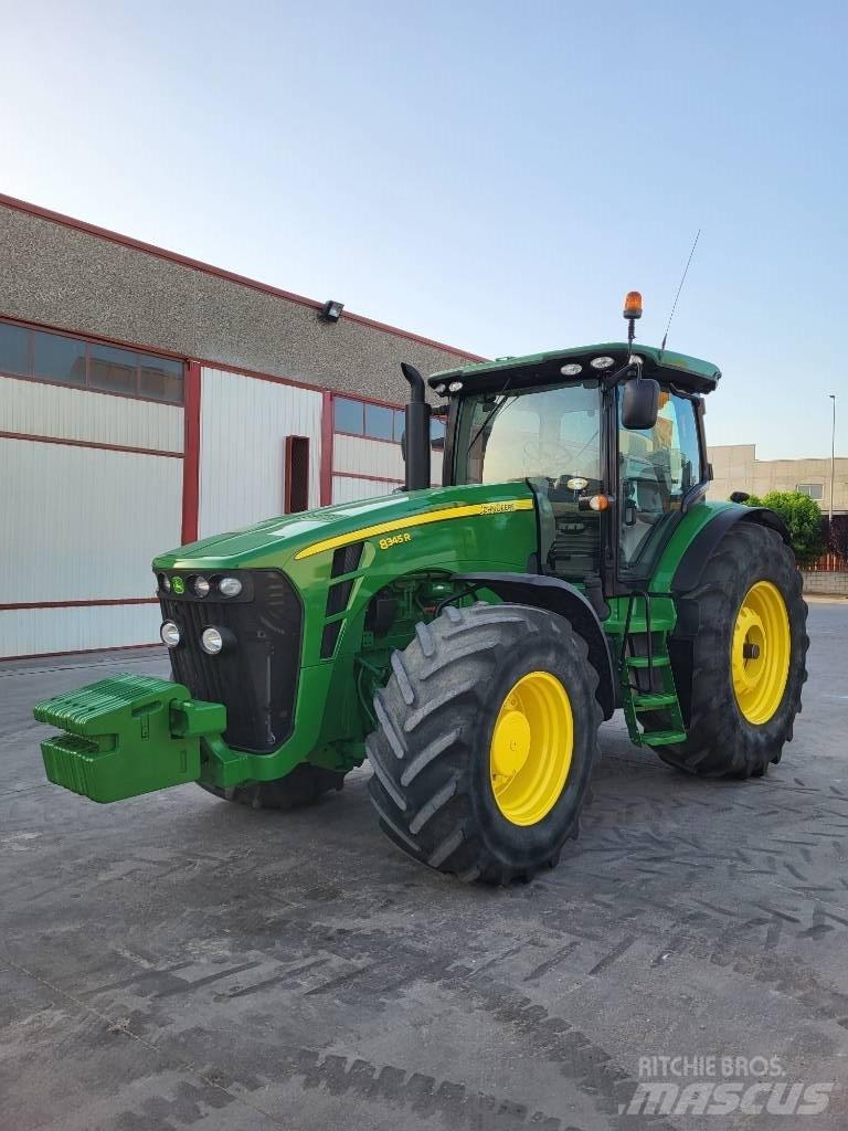 John Deere 8345 R Traktory