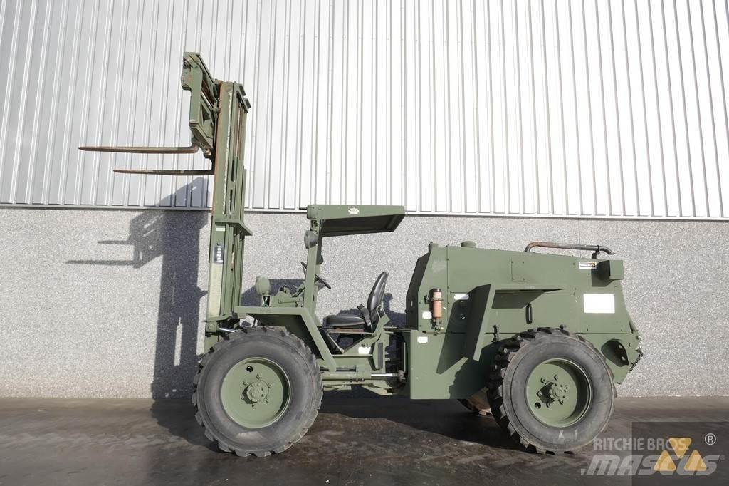 CASE M4K Ex-army Terénní vysokozdvižné vozíky