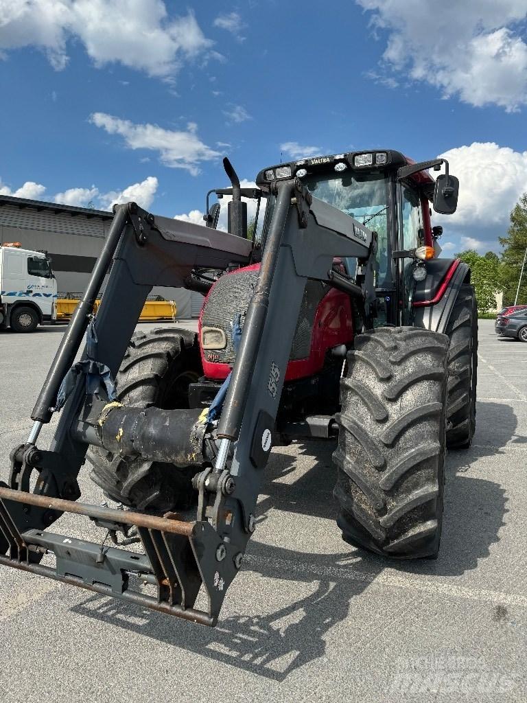 Valtra N141 Advance Traktory