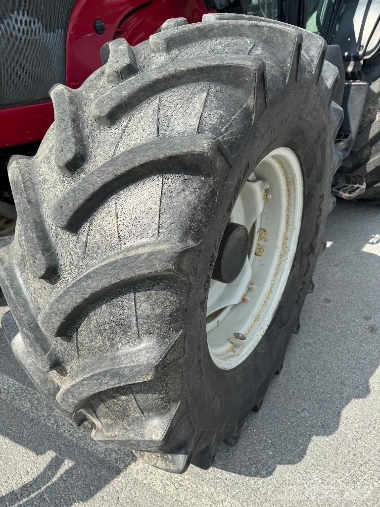 Valtra N141 Advance Traktory
