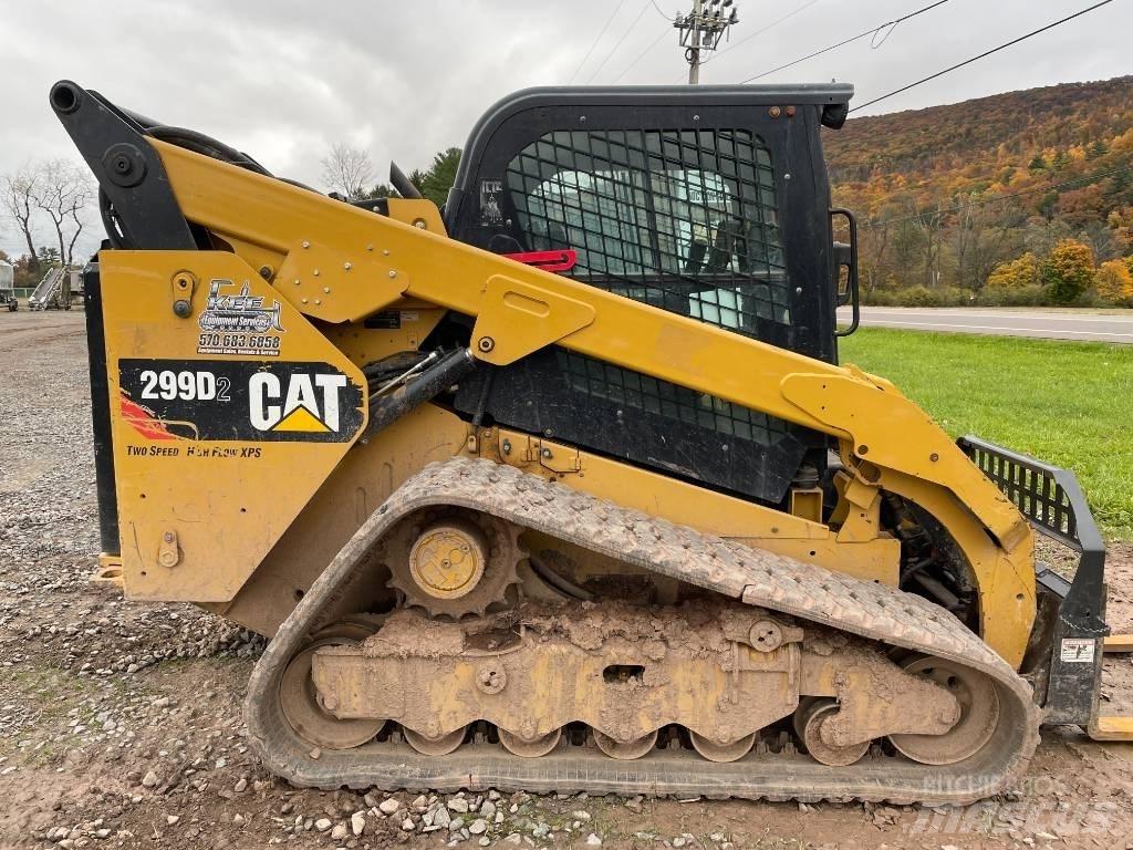 CAT 299 D 2 Smykem řízené nakladače