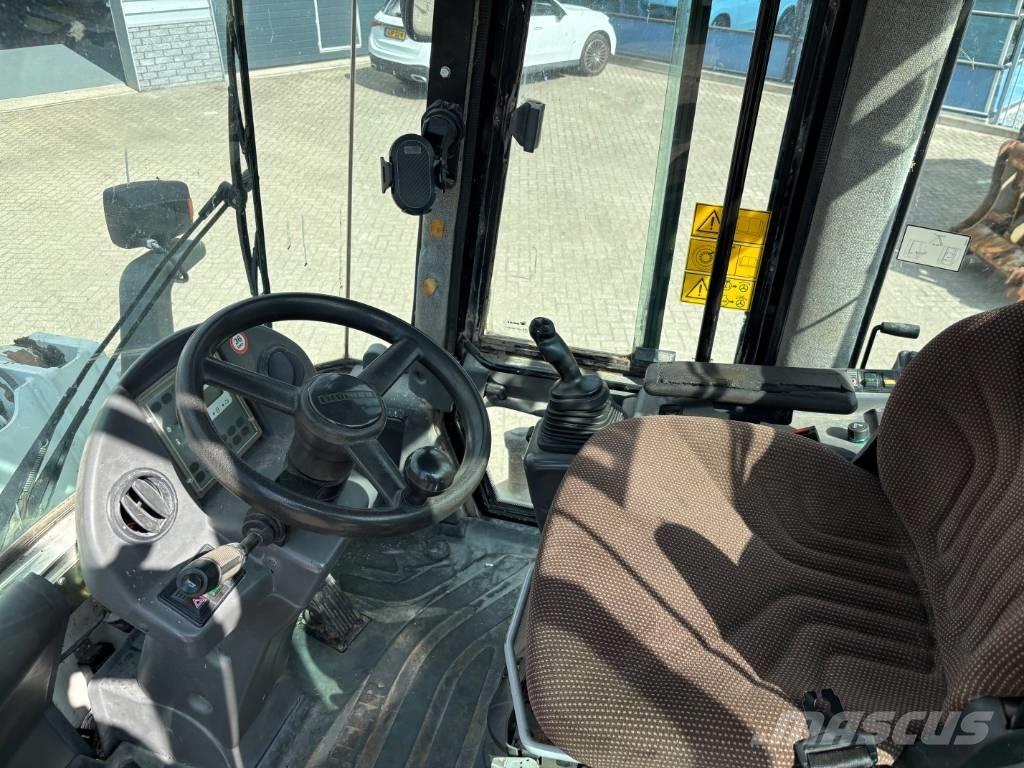 Liebherr L 538 Kolové nakladače