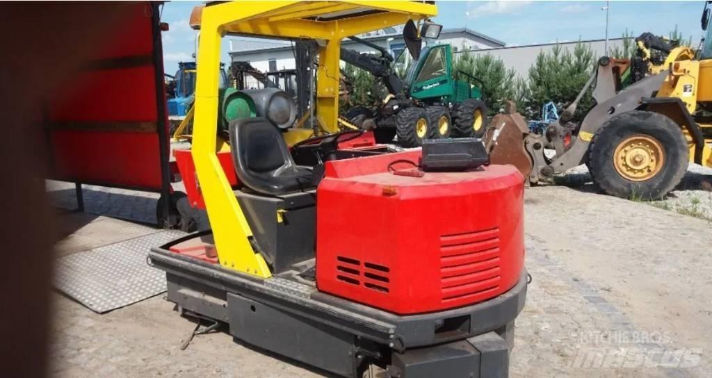 Tennant 528 Zametací stroje