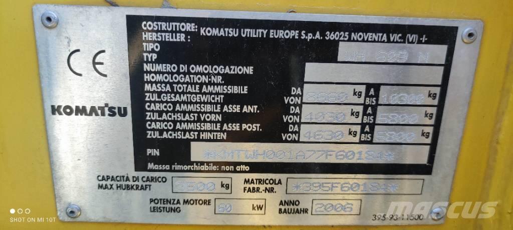 Komatsu WH 609 Teleskopické manipulátory