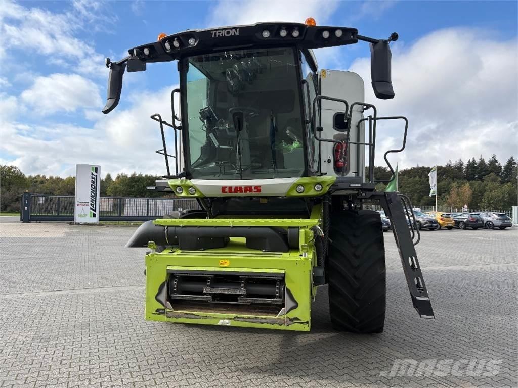 CLAAS TRION 520 Sklízecí mlátičky