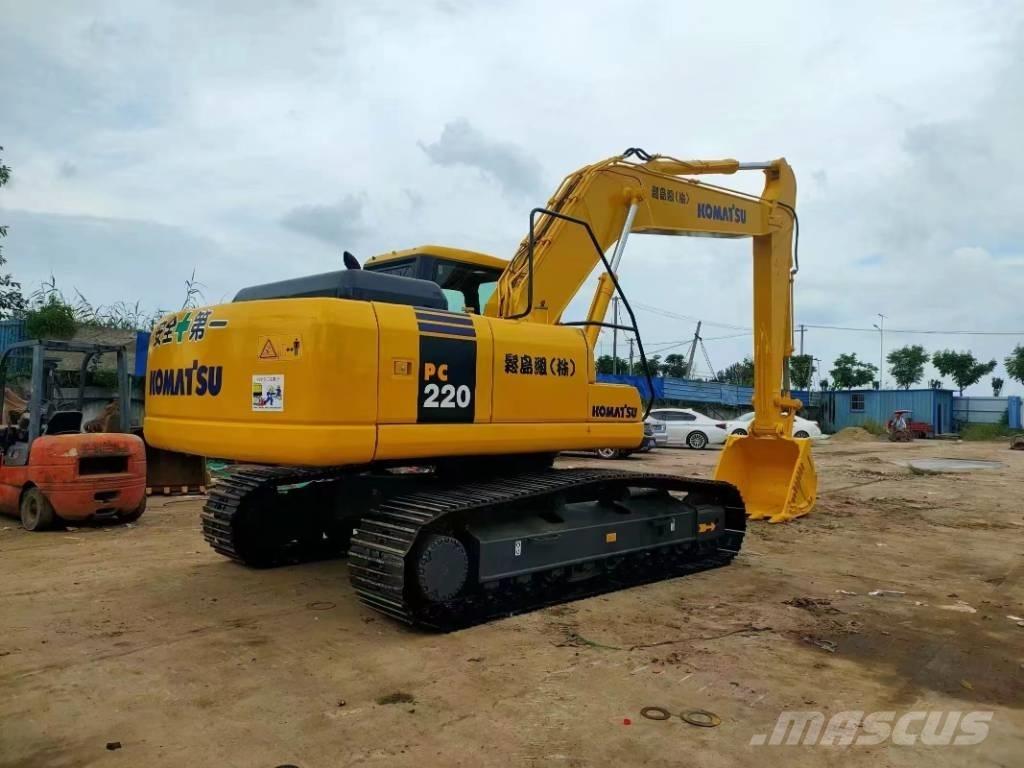 Komatsu PC 220 Pásová rýpadla