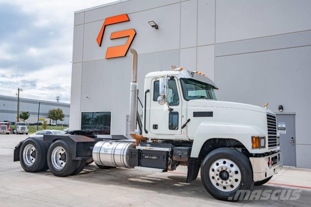 Mack Pinnacle 64T Tahače