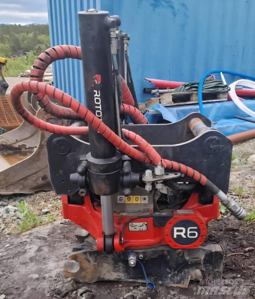 Komatsu PC 210 LC Pásová rýpadla