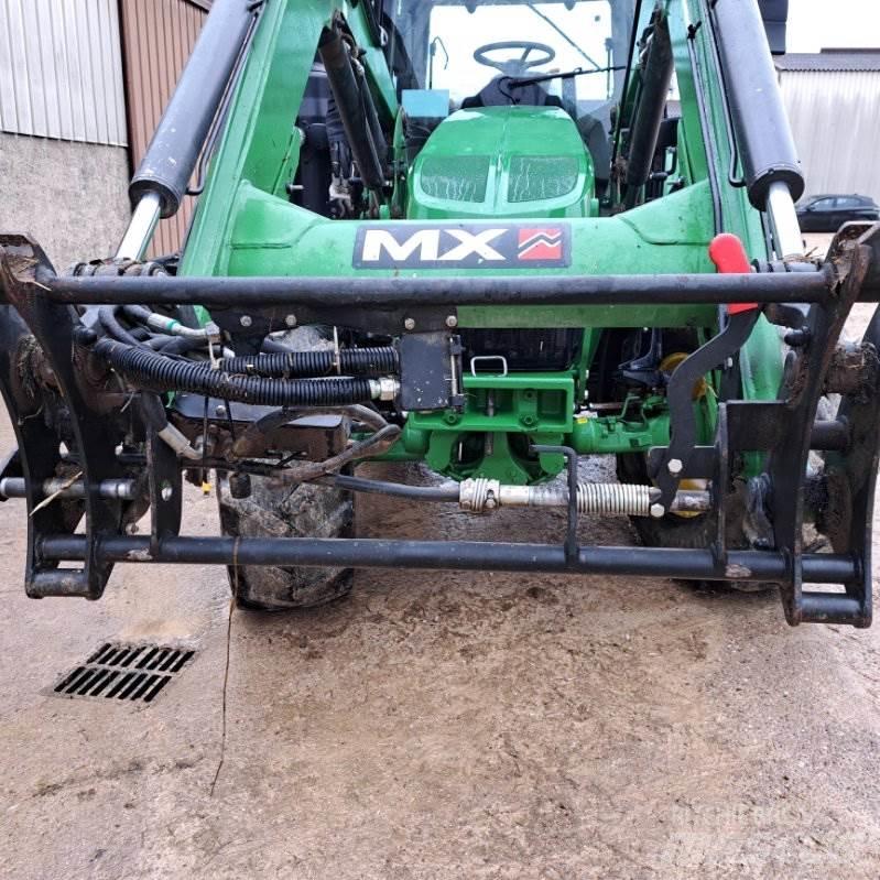 John Deere 6120M Traktory