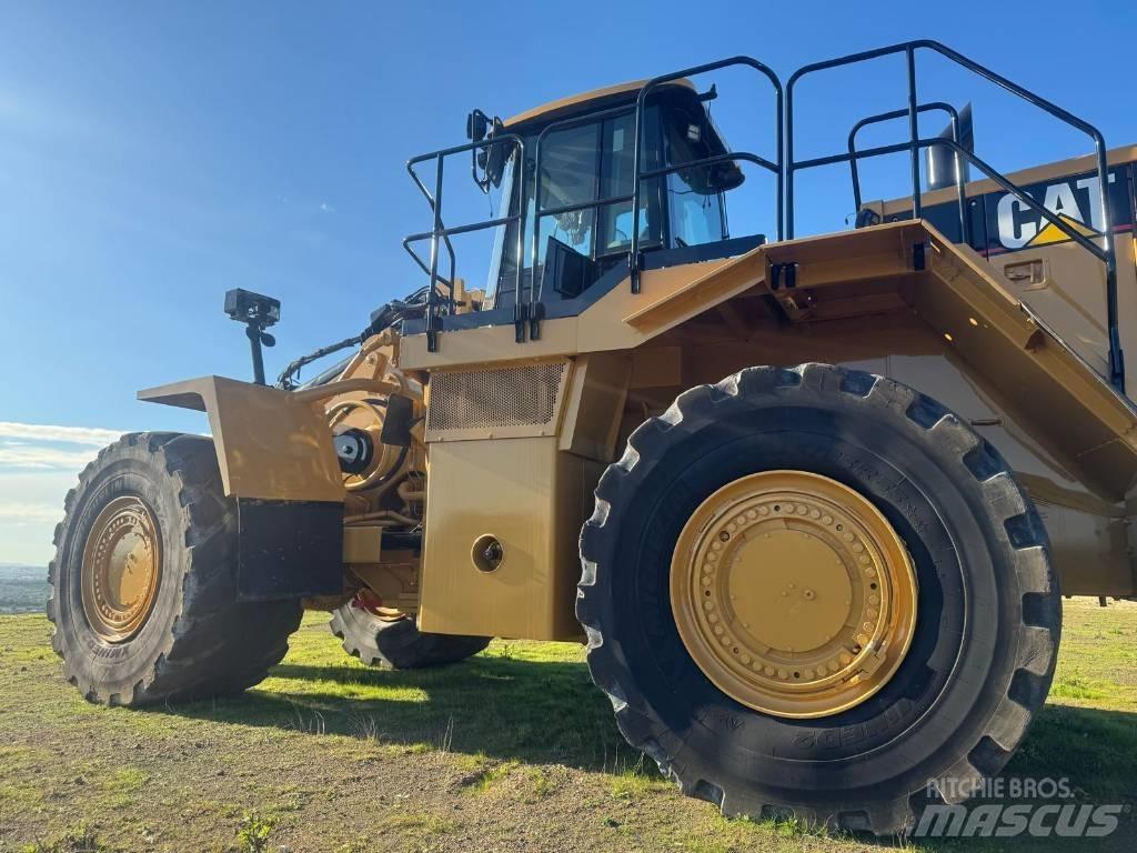 CAT 988 H Kolové nakladače