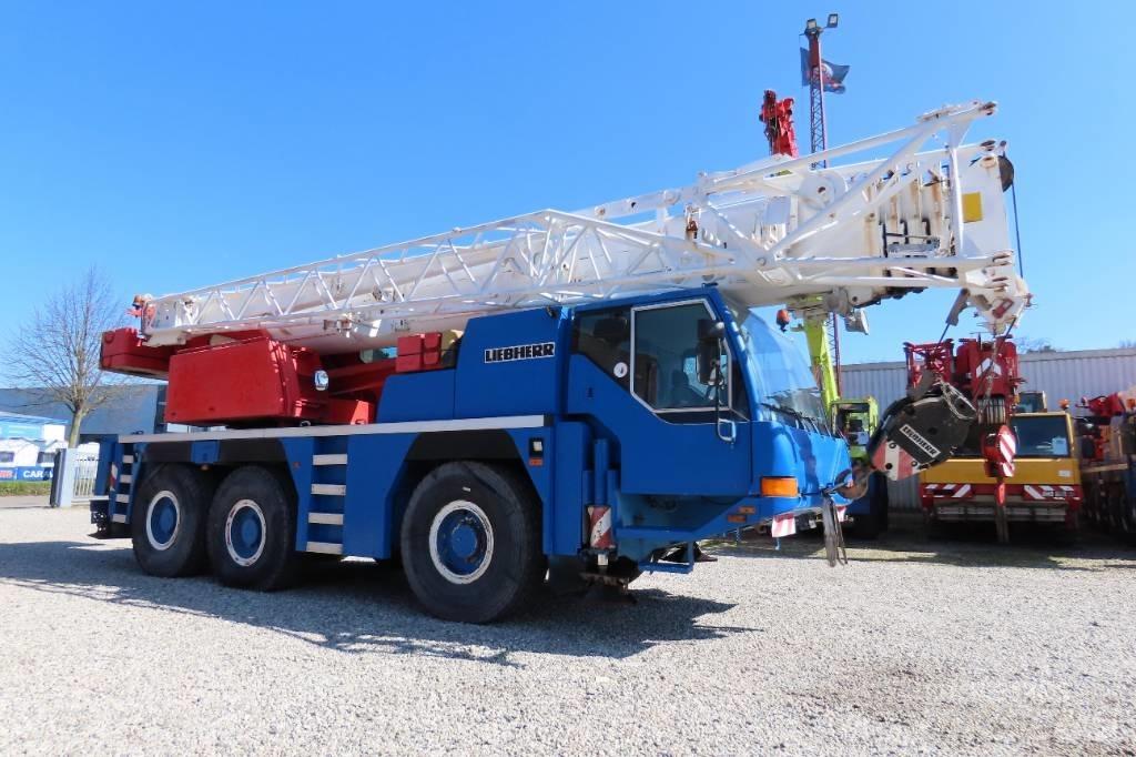 Liebherr LTM 1055-1 Univerzální terénní jeřáby