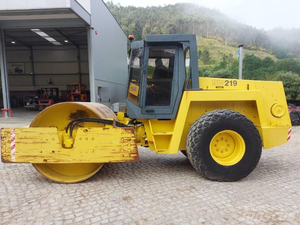 Bomag BW 219 D-2 Tahačové válce