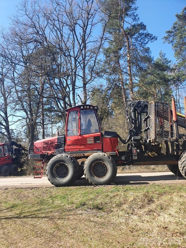 Komatsu 895 Vyvážecí traktory