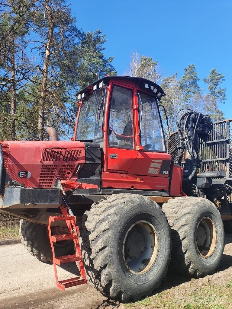 Komatsu 895 Vyvážecí traktory
