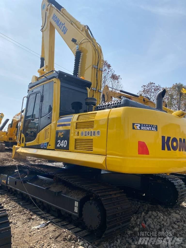 Komatsu 240LC-8 Pásová rýpadla