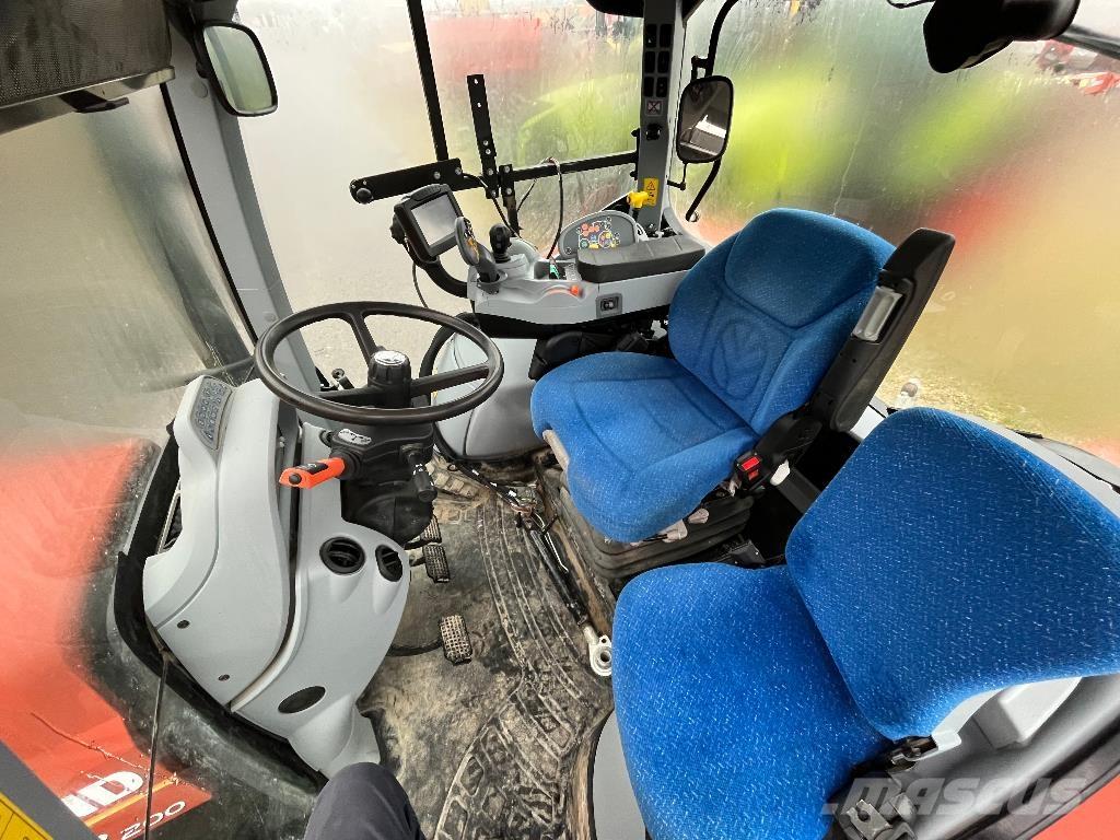 New Holland T7.200 Traktory