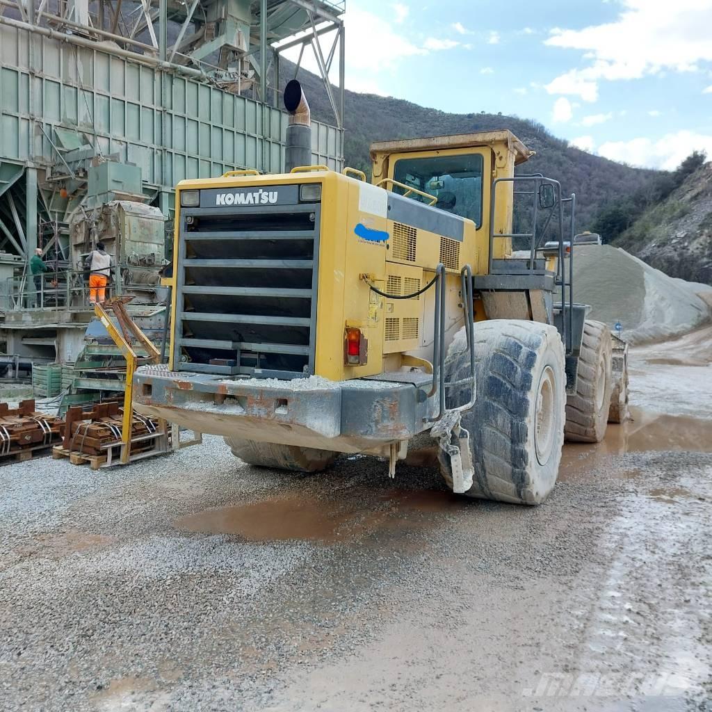 Komatsu WA 600-3 Kolové nakladače
