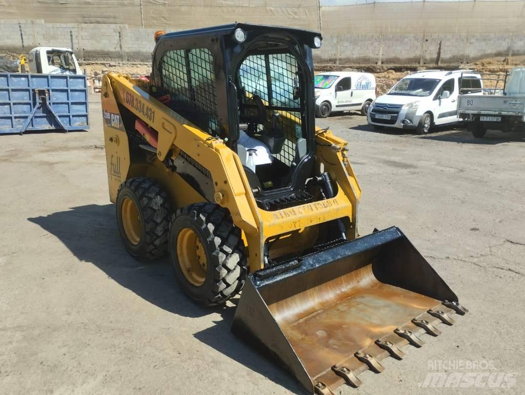 CAT 226 D Smykem řízené nakladače
