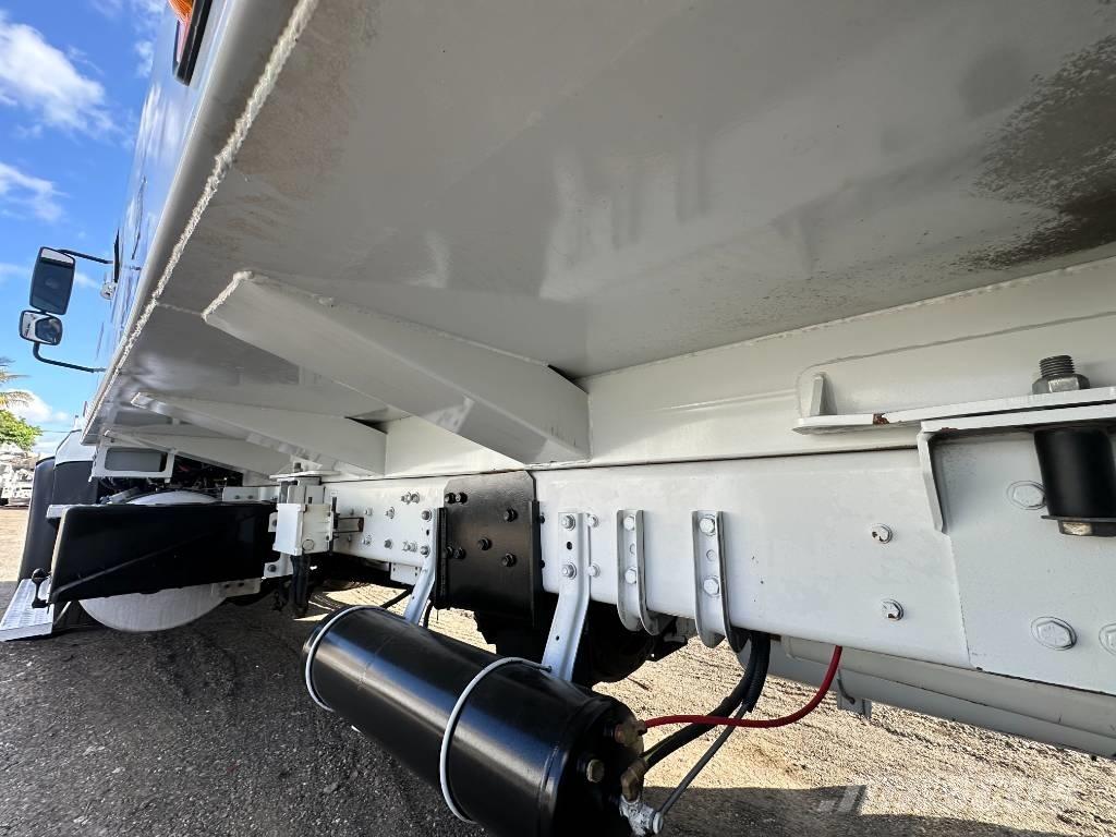 Freightliner 114 SD Popelářské vozy