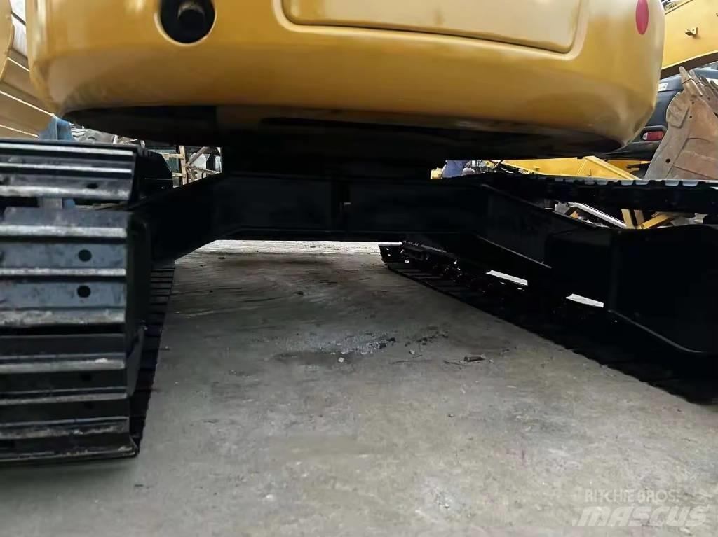 CAT 304 CR Mini rýpadla < 7t