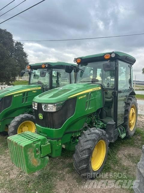 John Deere 5090 GN Traktory