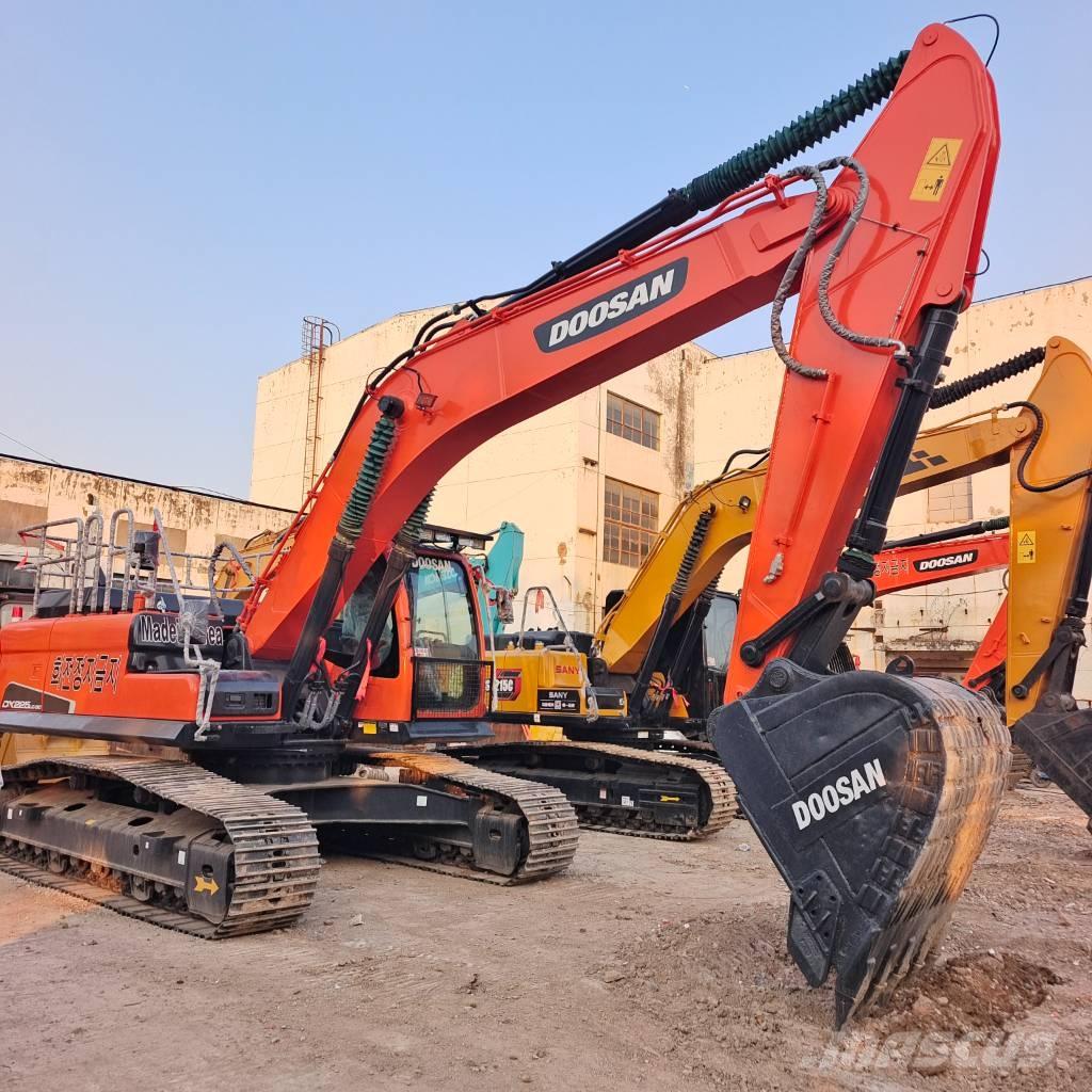 Doosan DX225LC-9C Pásová rýpadla