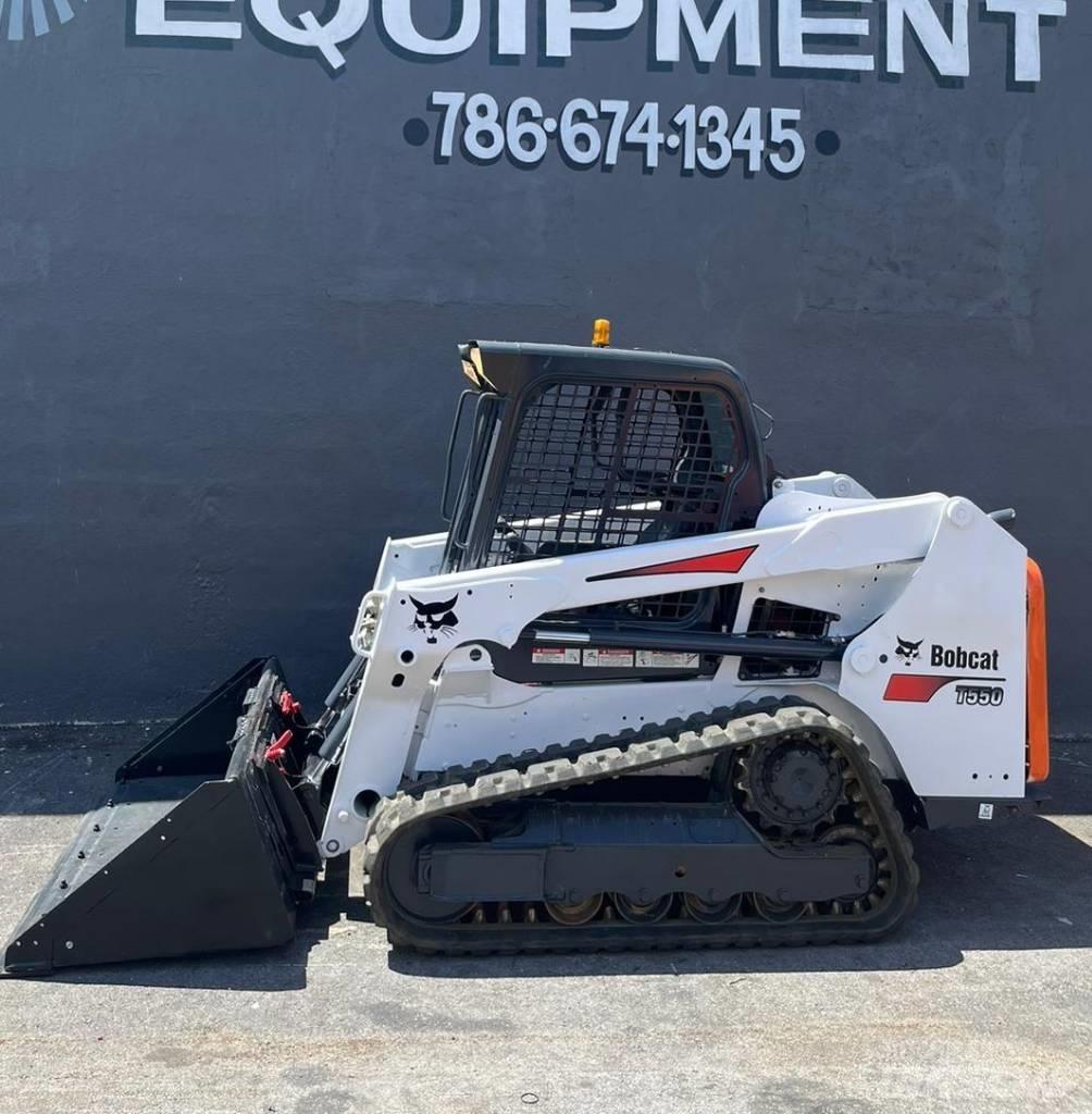 Bobcat T 550 Smykem řízené nakladače