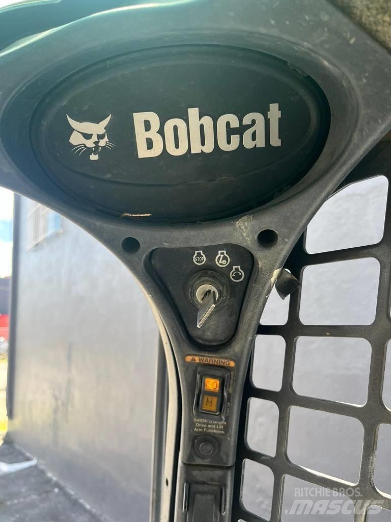 Bobcat T 550 Smykem řízené nakladače