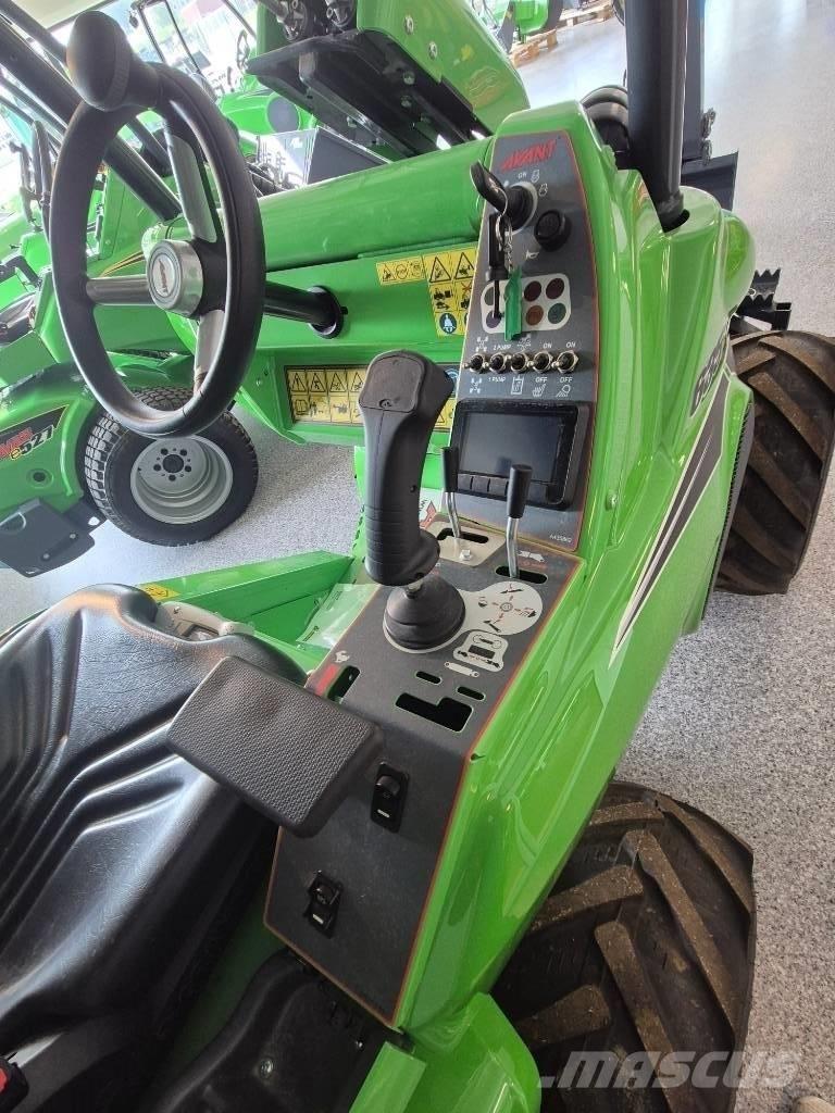 Avant 635 Smykem řízené nakladače