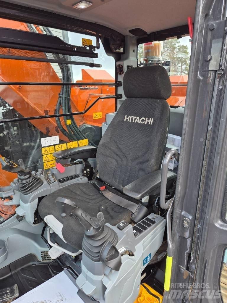 Hitachi ZX 135 US -7 Pásová rýpadla