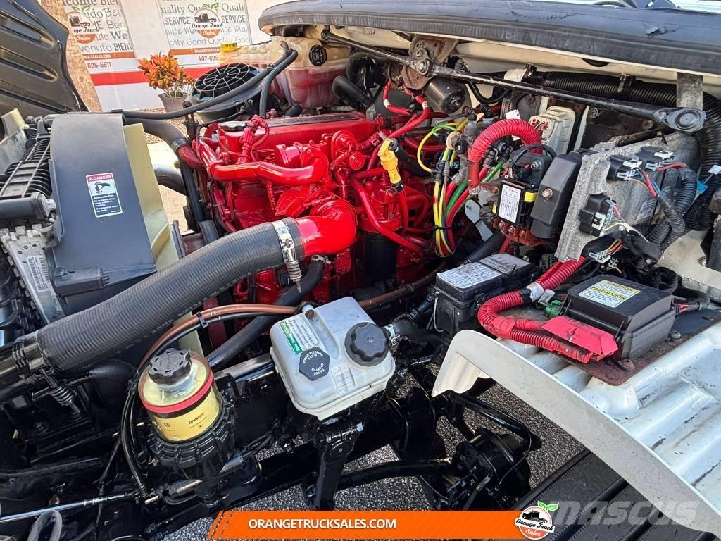 Freightliner M2 Skříňová nástavba